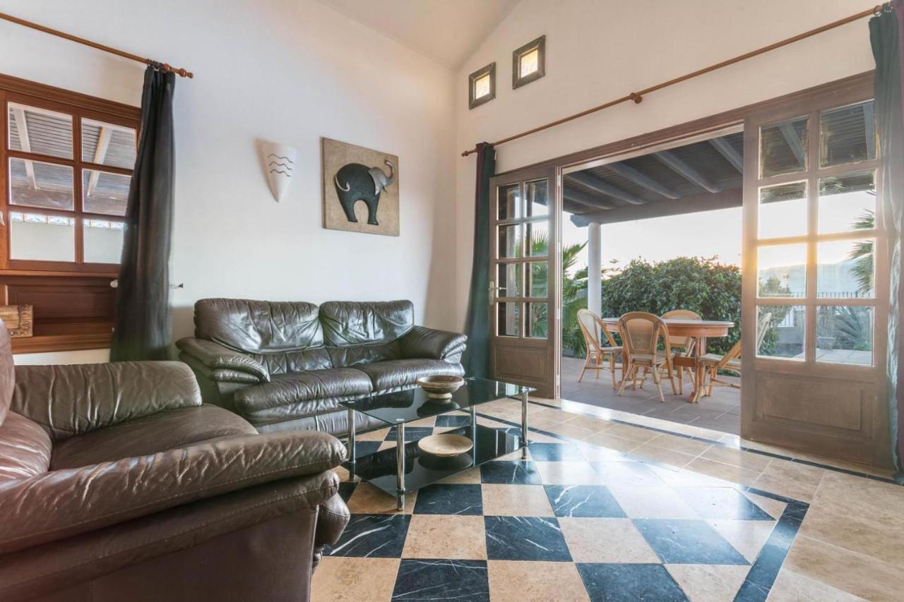 Villa Tania - Villa Independiente Con Piscina Privada Playa Blanca Dış mekan fotoğraf