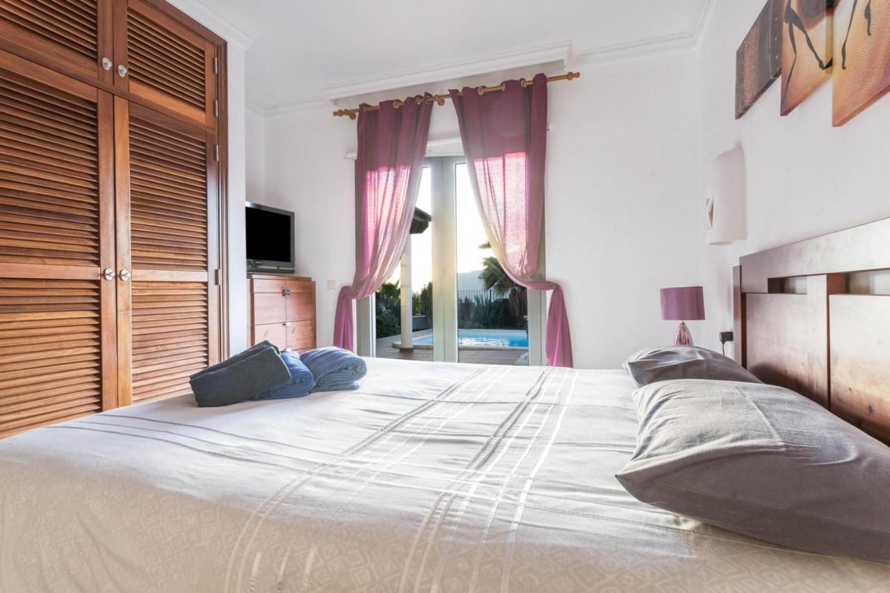 Villa Tania - Villa Independiente Con Piscina Privada Playa Blanca Dış mekan fotoğraf